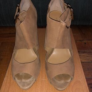 Size 10 Nine West Faux- Suede Sandals